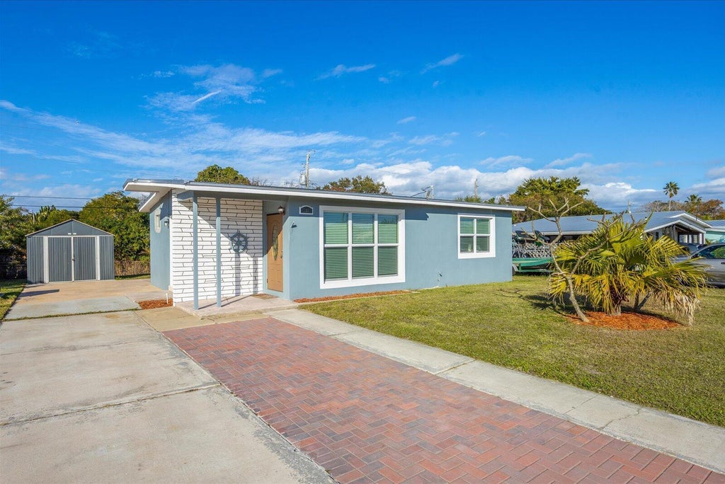 Photo of 788 SCHUMANN Drive, Sebastian, FL 32958 (MLS # B26082378)