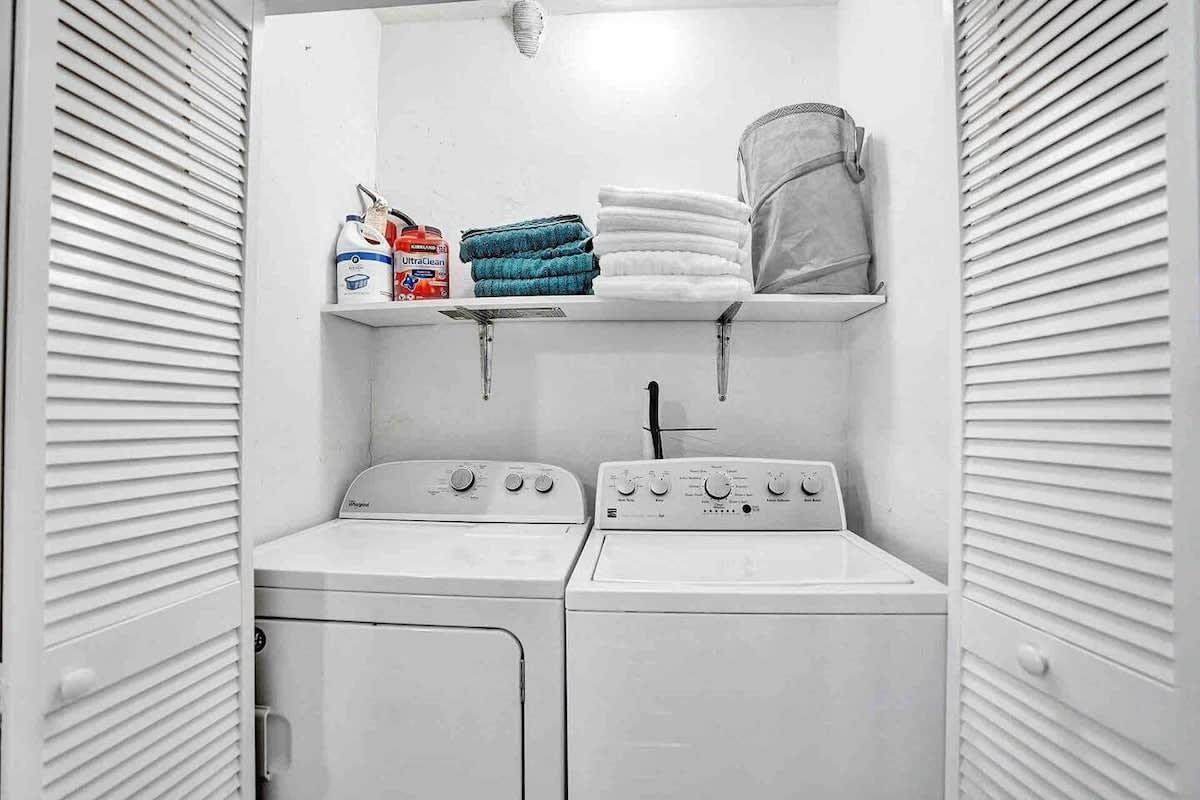 HOLLYWOOD CENTRAL BEACH - Residential Lease