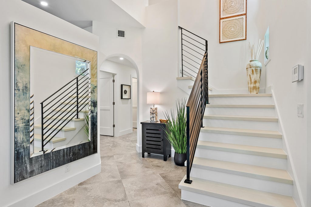 Photo of 503 Resort Lane, Palm Beach Gardens, FL 33418 (MLS # R11123224)