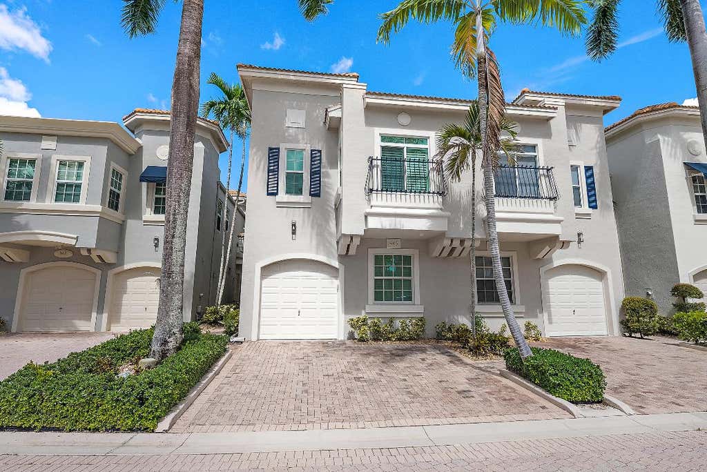 Photo of 503 Resort Lane, Palm Beach Gardens, FL 33418 (MLS # R11123224)