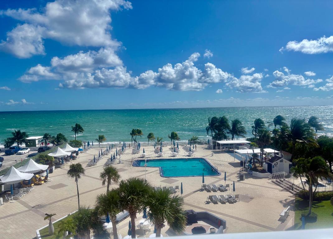 PARKER PLAZA CONDO ESTATES - Residential