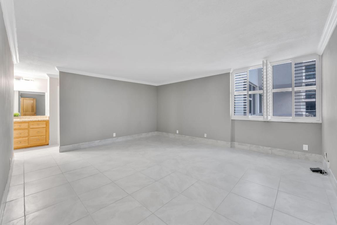 PARKER PLAZA CONDO ESTATES - Residential