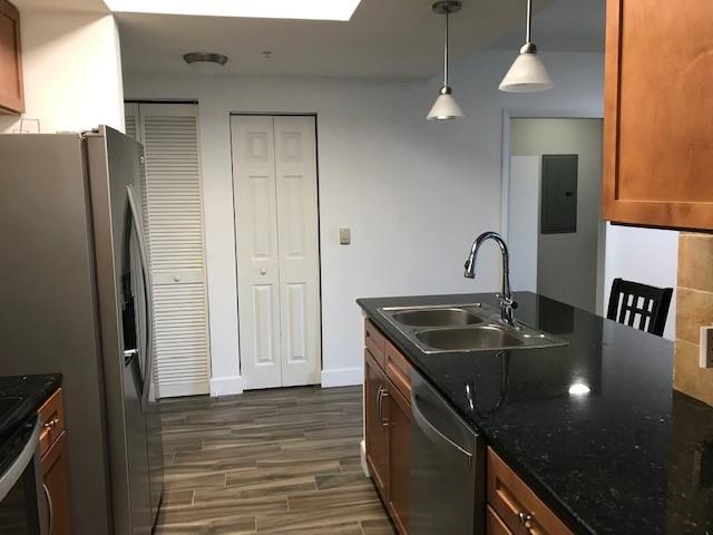 2000 N Bayshore Dr 308