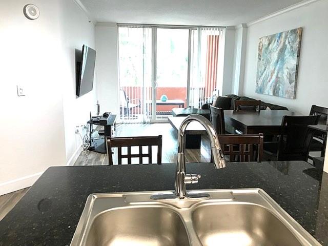 2000 N Bayshore Dr 308