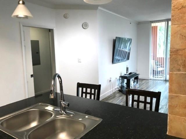 2000 N Bayshore Dr 308