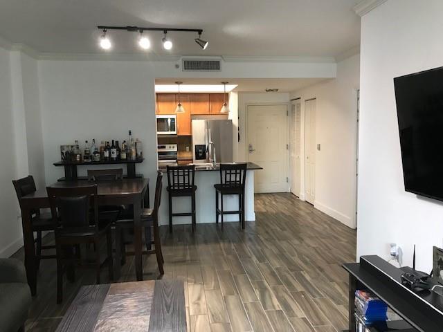 2000 N Bayshore Dr 308