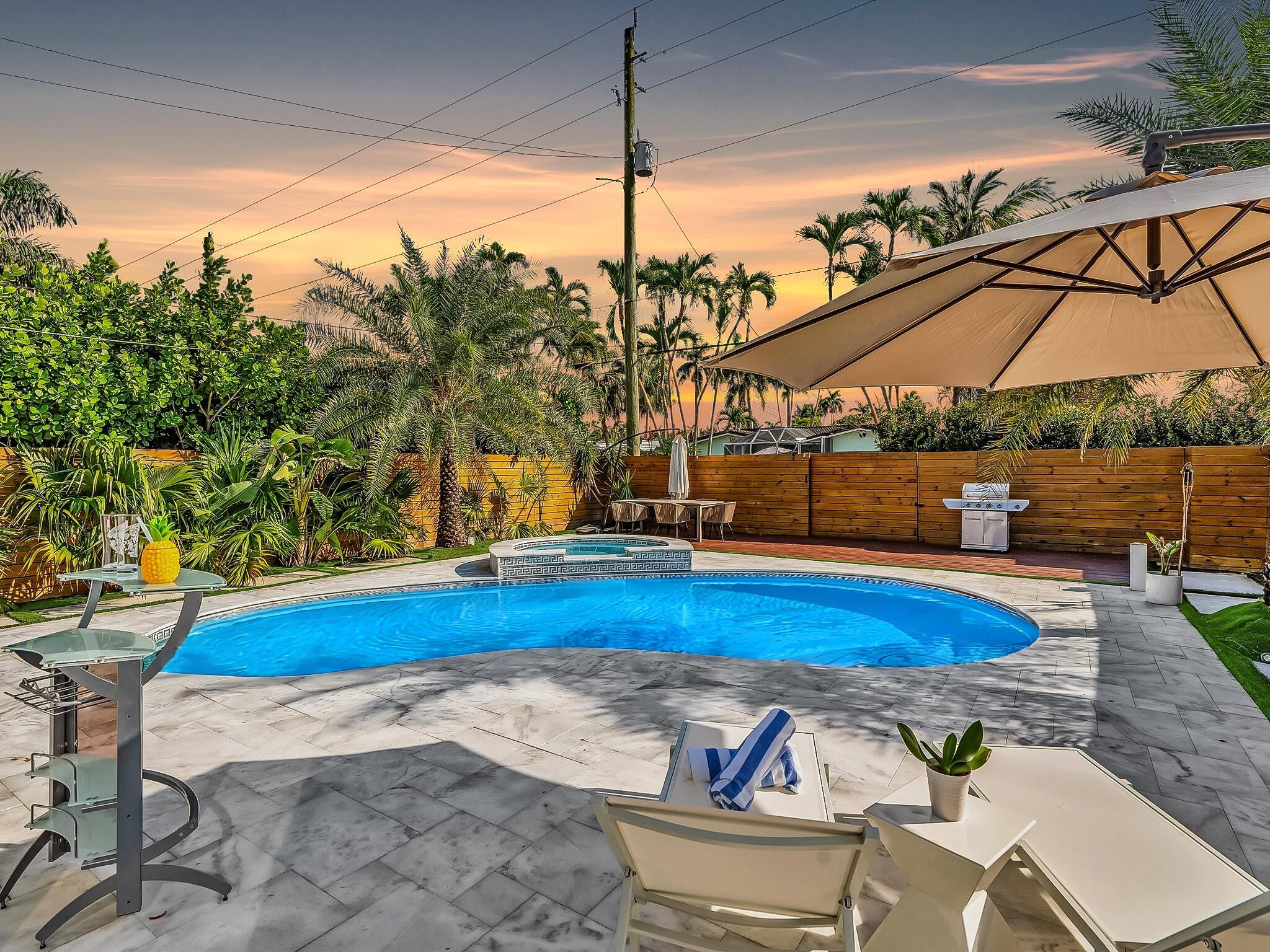 Hollywood 1-21 B - Residential