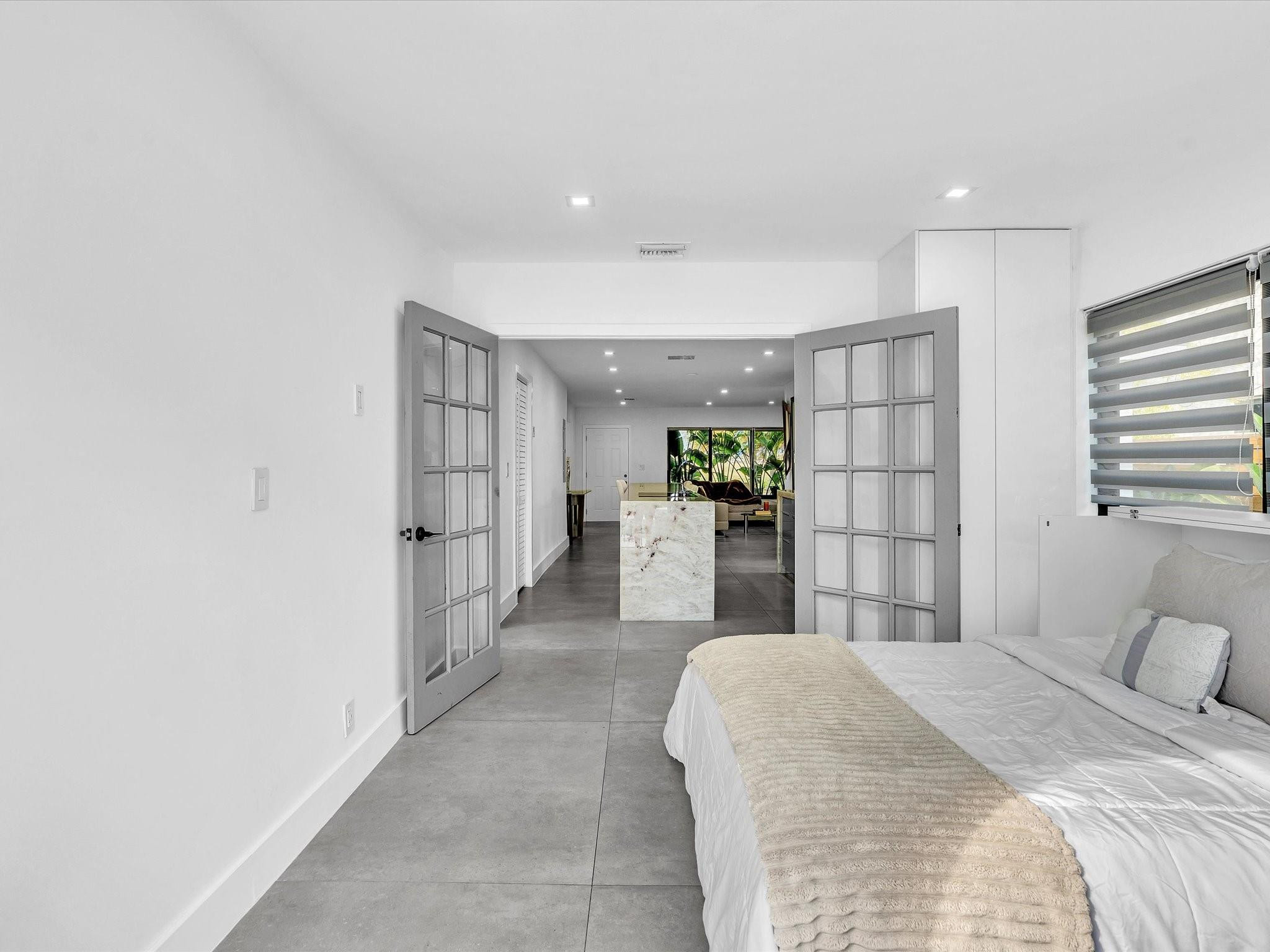 Hollywood 1-21 B - Residential