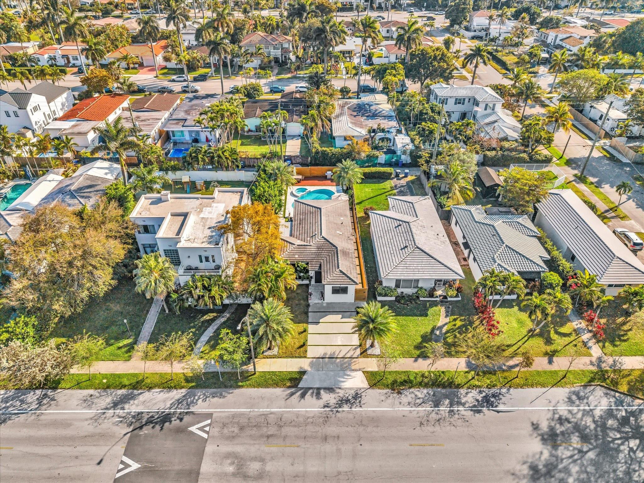 Hollywood 1-21 B - Residential