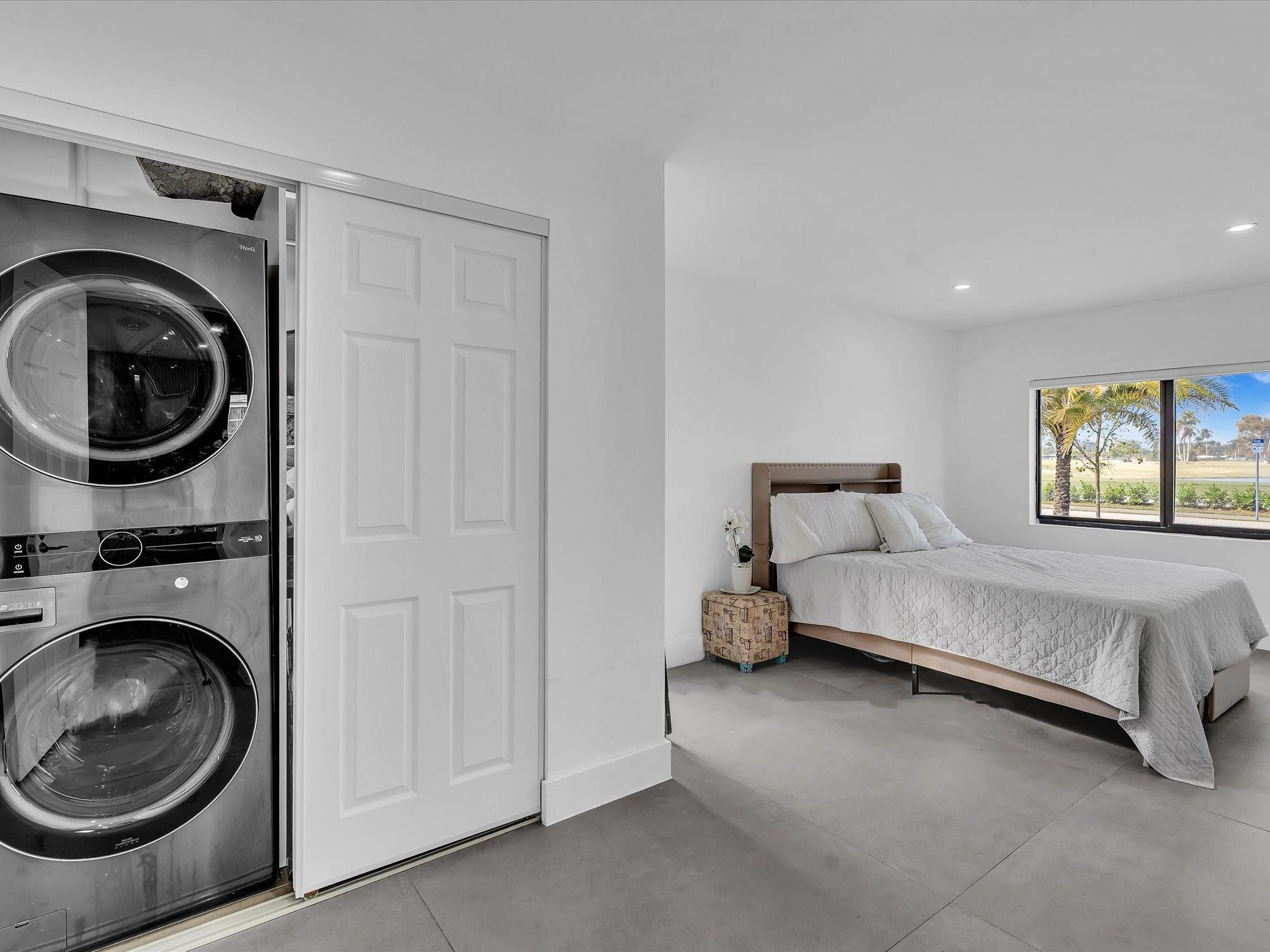 Hollywood 1-21 B - Residential