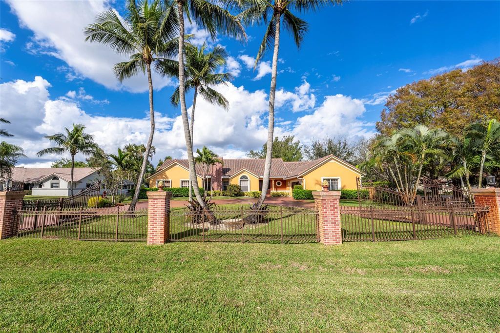 Photo of 11301 SW 3rd Street, Plantation, FL 33325 (MLS # F10549474)