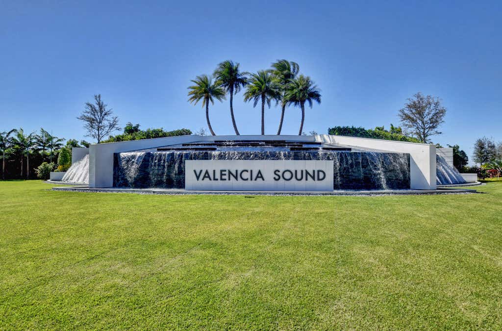Photo of 9265 Seahorse Bay Drive, Boynton Beach, FL 33473 (MLS # R11101220)