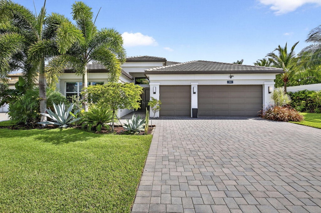 Photo of 9265 Seahorse Bay Drive, Boynton Beach, FL 33473 (MLS # R11101220)