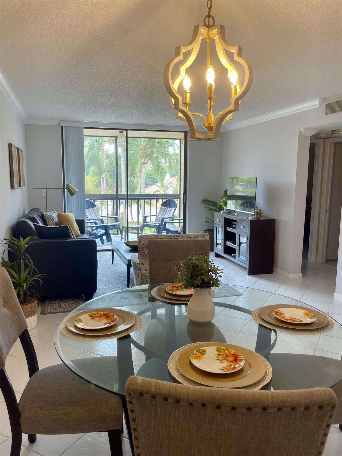 2255 Lindell Boulevard 4206