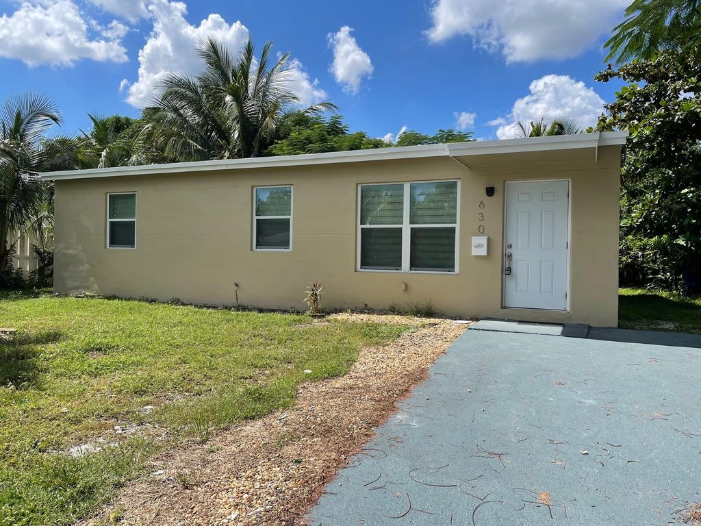 Photo of 630 N 69th Avenue, Hollywood, FL 33024 (MLS # B26043515)