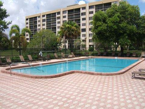 A home in Deerfield Beach