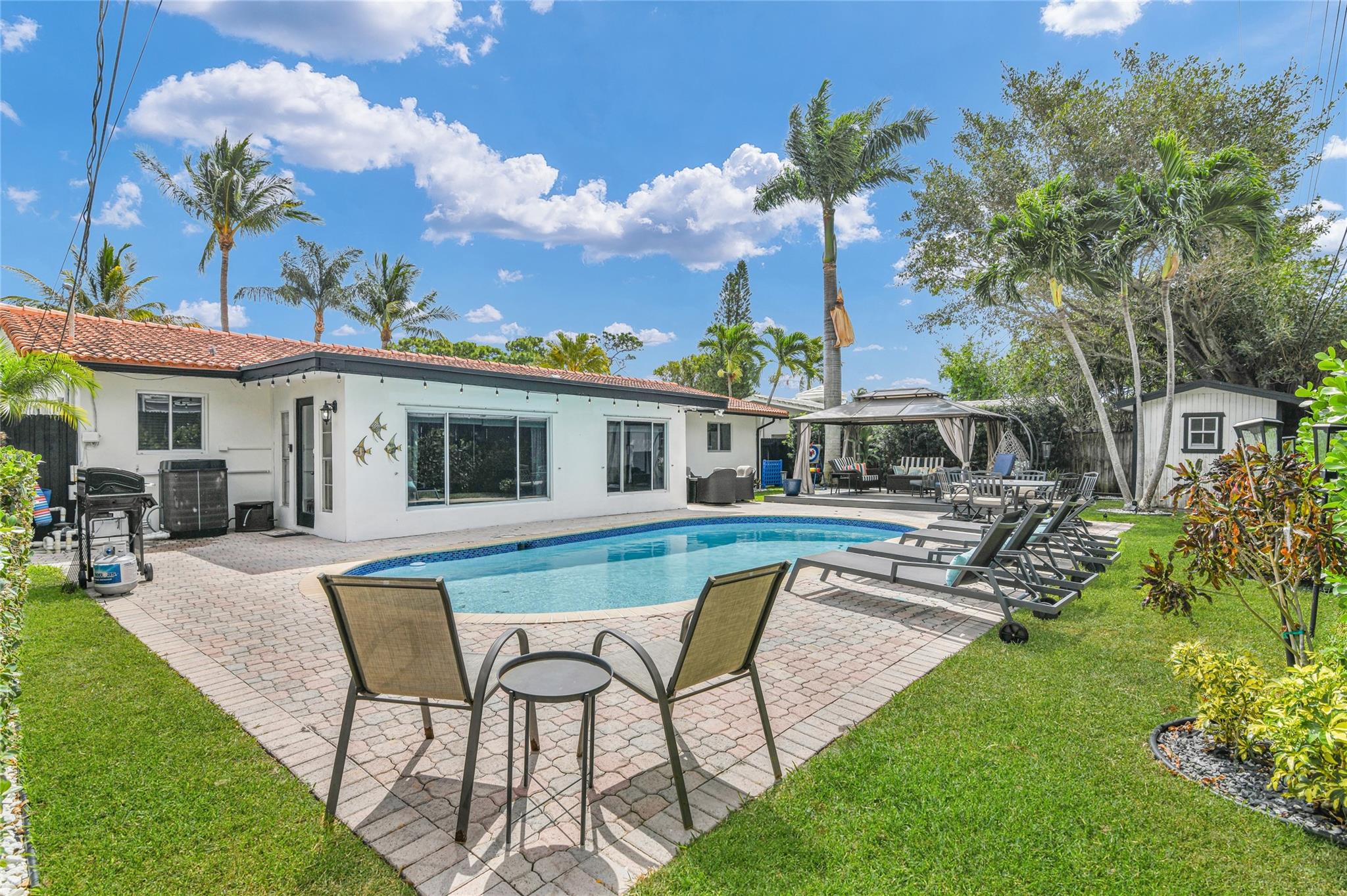 739 SE 9th Avenue