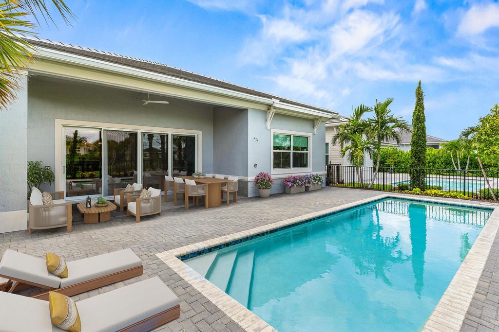 Photo of 12553 Nautilus Circle, Palm Beach Gardens, FL 33412 (MLS # R11110312)