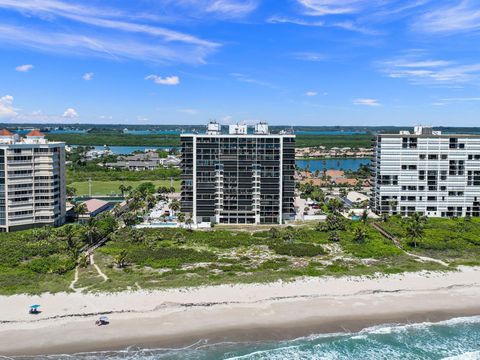 A home in Hutchinson Island