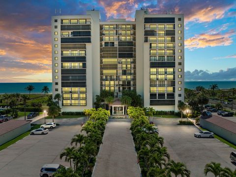 A home in Hutchinson Island