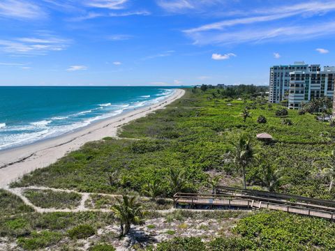 A home in Hutchinson Island