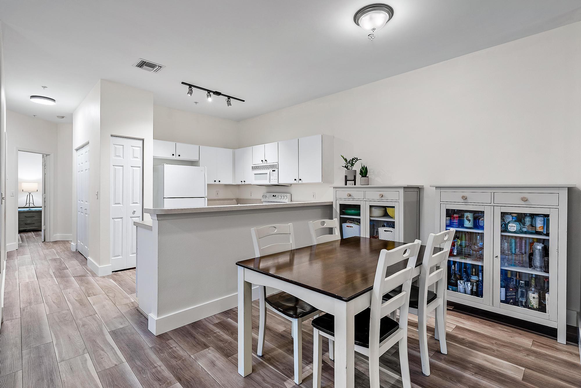 TEQUESTA TRACE CONDO - Residential
