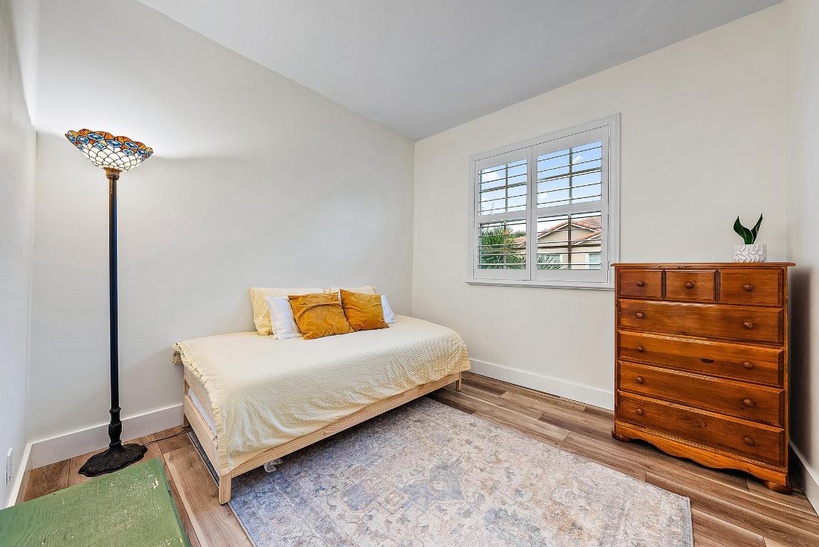 TEQUESTA TRACE CONDO - Residential