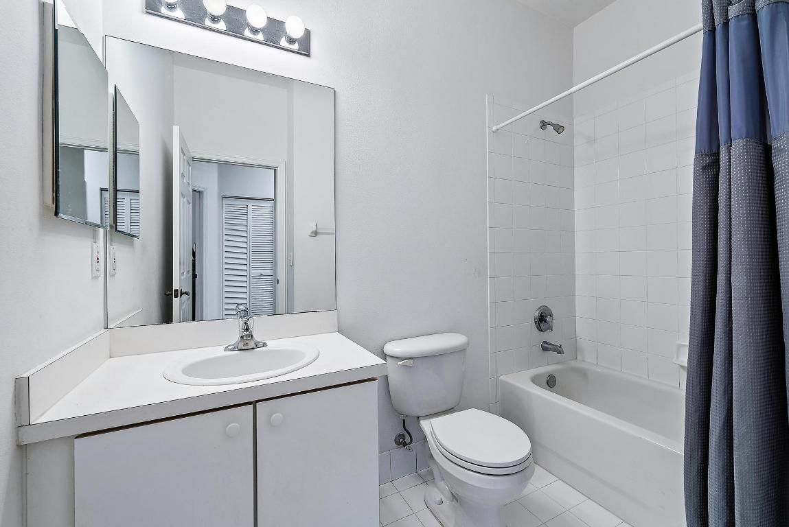 TEQUESTA TRACE CONDO - Residential