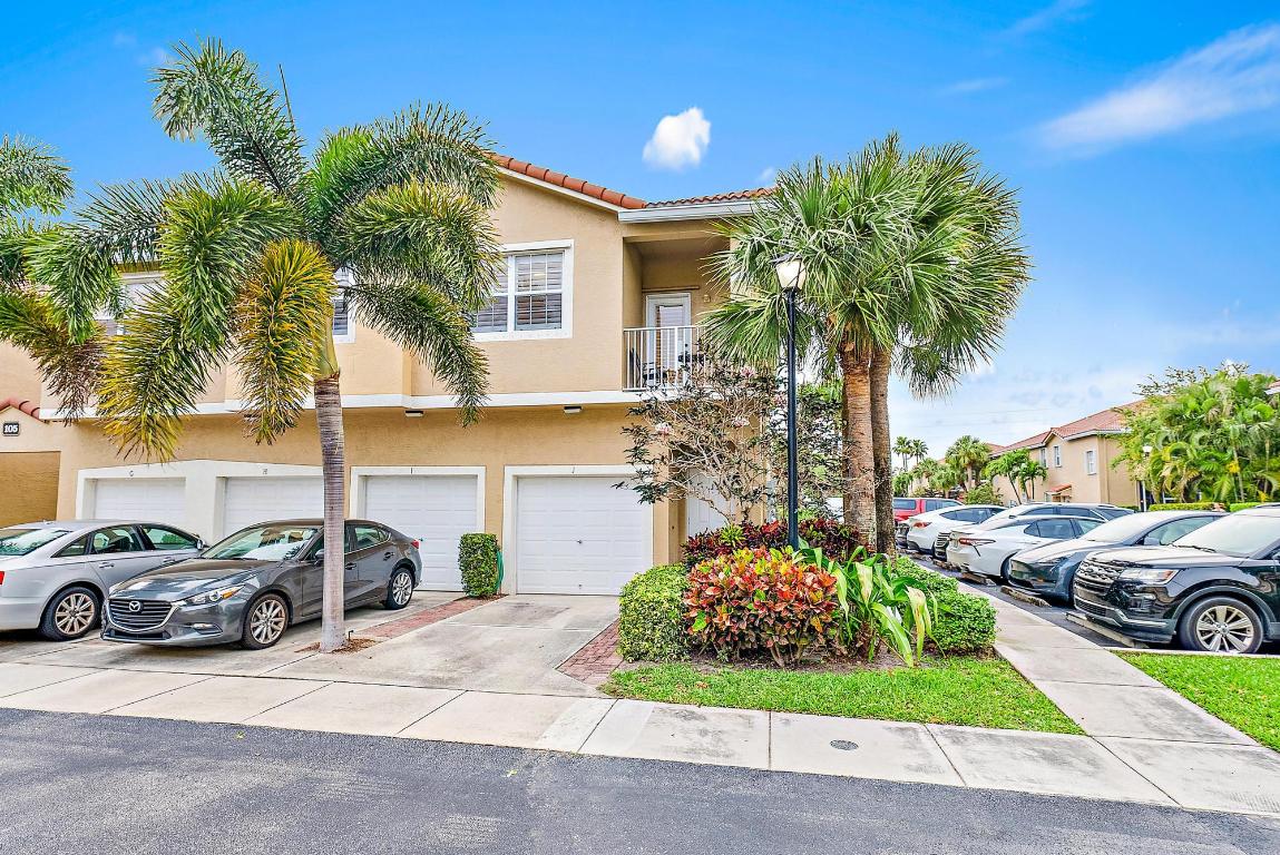TEQUESTA TRACE CONDO - Residential