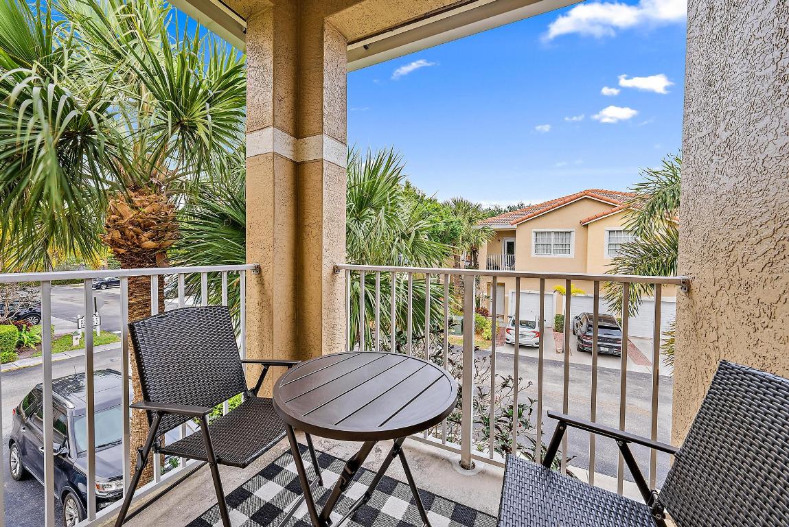 TEQUESTA TRACE CONDO - Residential