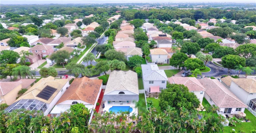 Lyons West 137-40 B - Residential