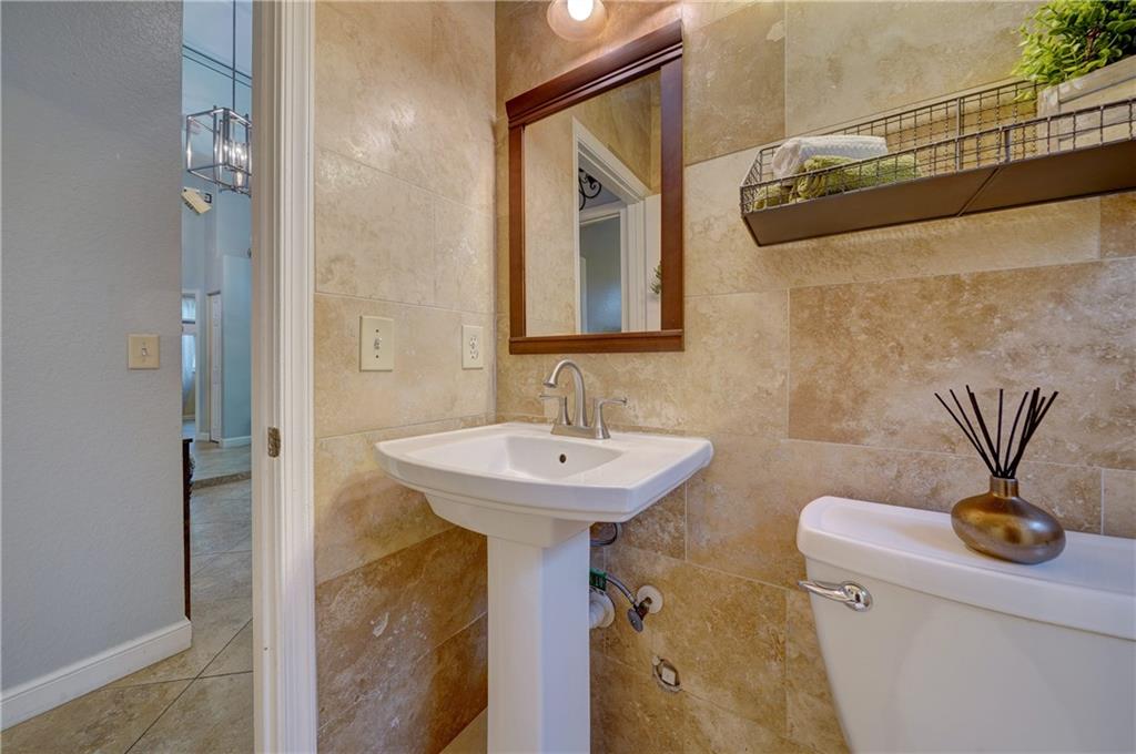 Lyons West 137-40 B - Residential