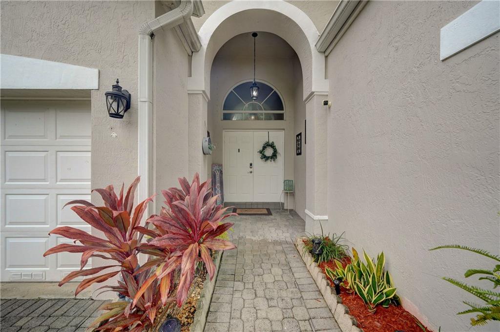 Lyons West 137-40 B - Residential