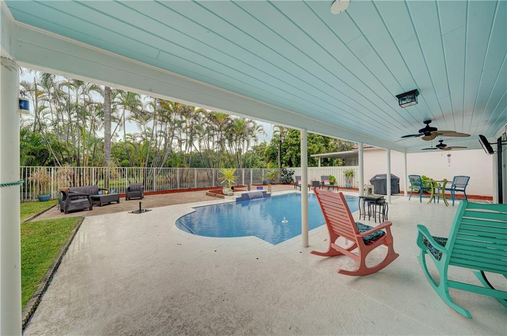 Lyons West 137-40 B - Residential