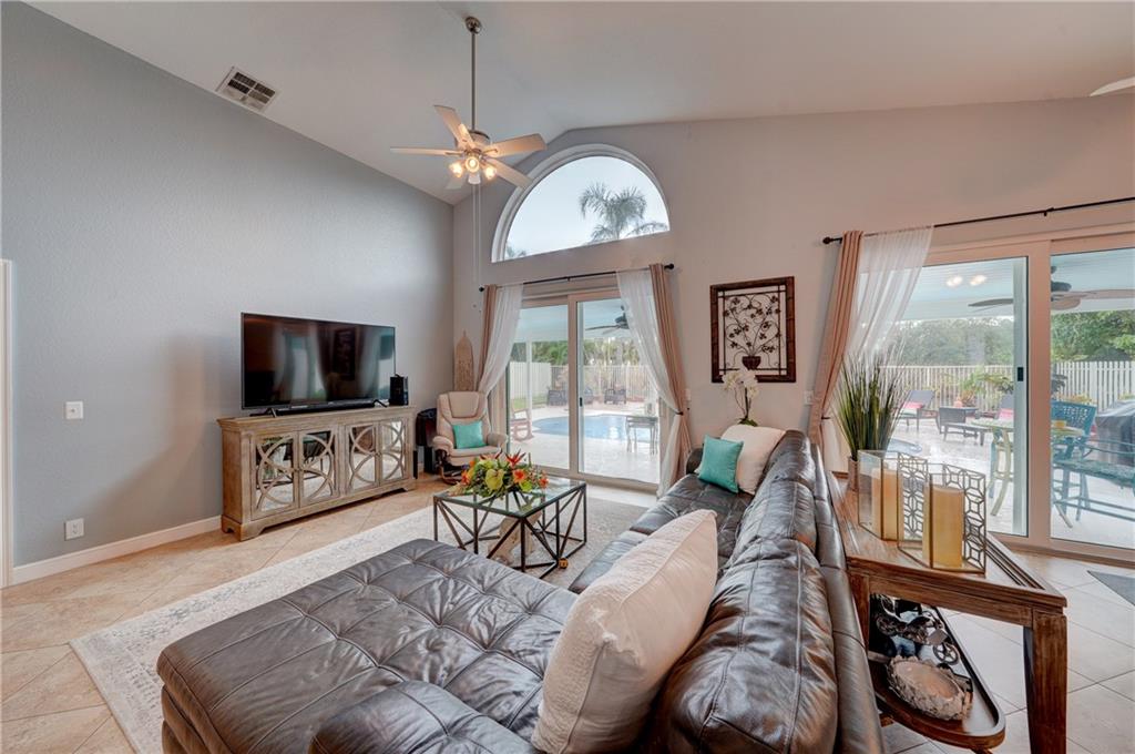 Lyons West 137-40 B - Residential