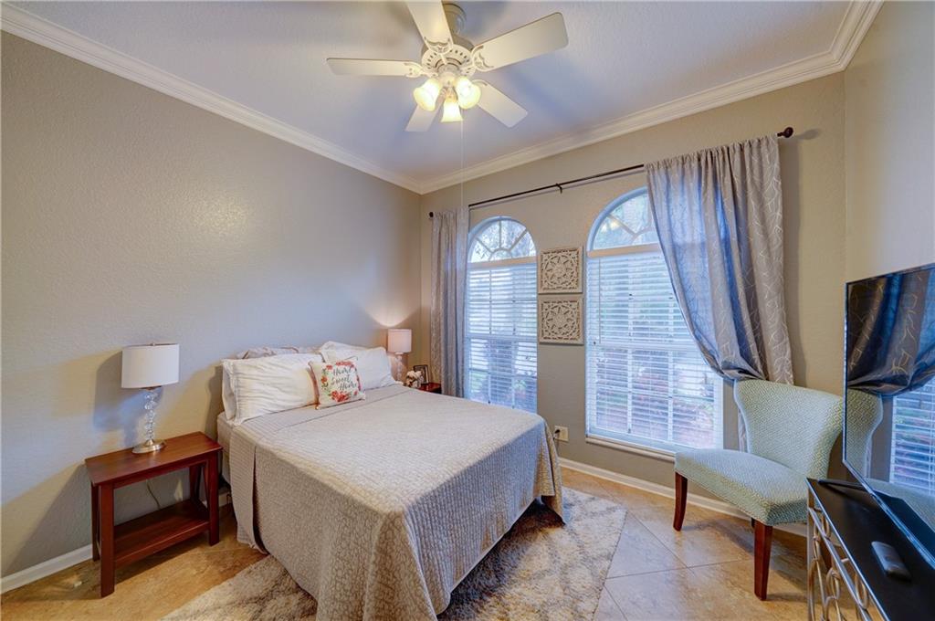 Lyons West 137-40 B - Residential