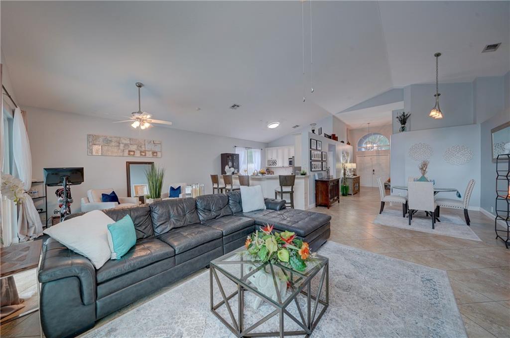Lyons West 137-40 B - Residential