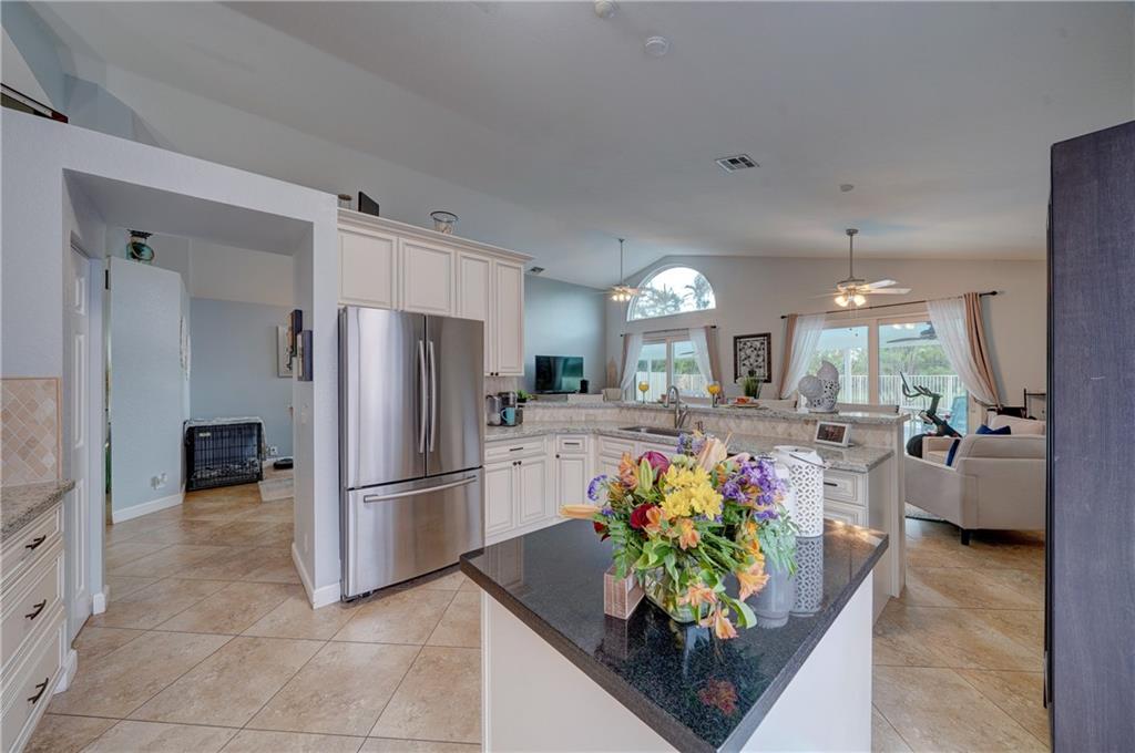 Lyons West 137-40 B - Residential