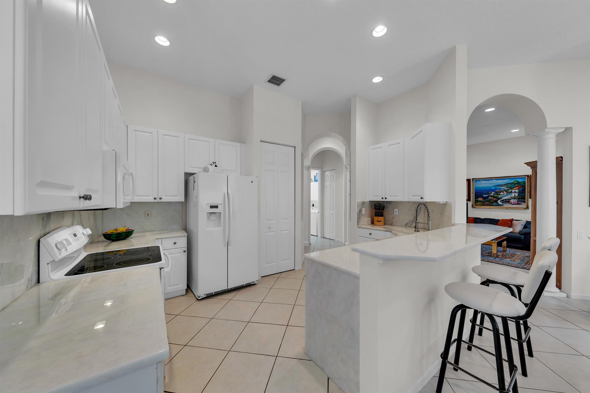 6538 Arno Way