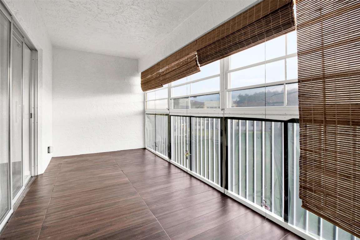 Royal Park Gardens III - Residential