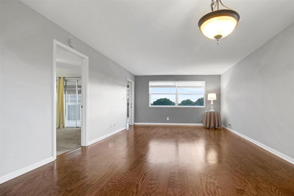 Royal Park Gardens III - Residential