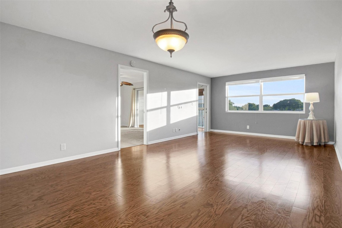 Royal Park Gardens III - Residential