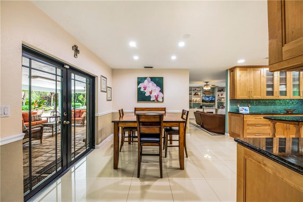 DAVIE OAKS,VAN KIRK GROVE - Residential