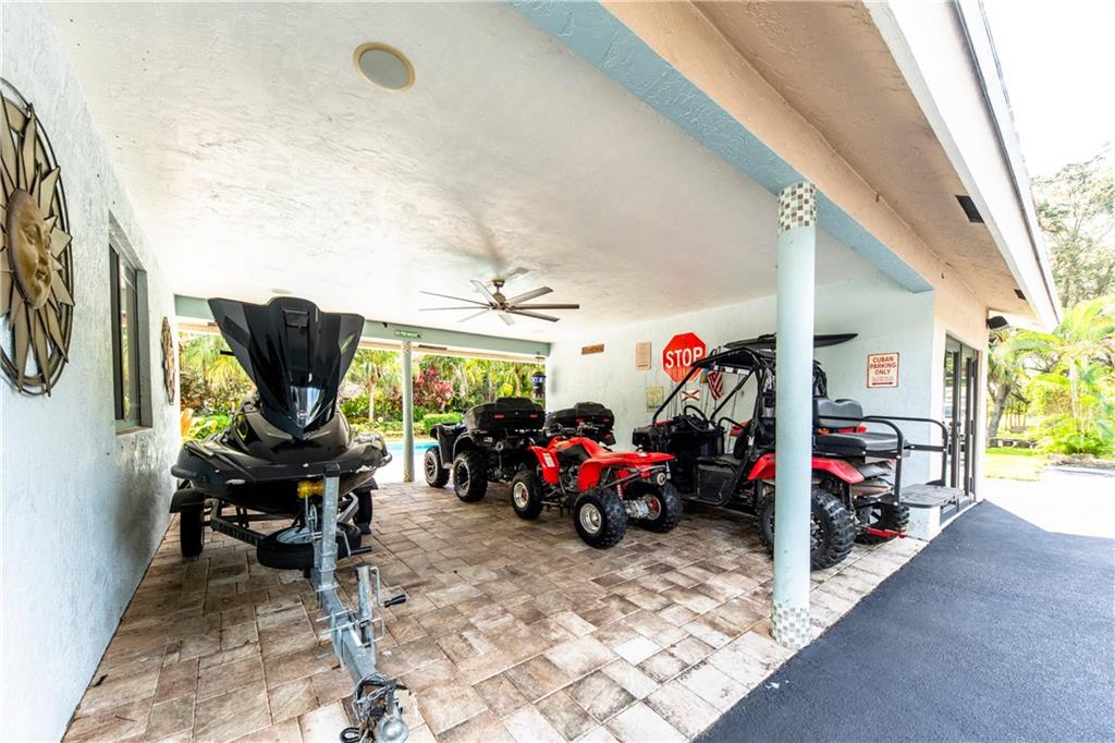 DAVIE OAKS,VAN KIRK GROVE - Residential
