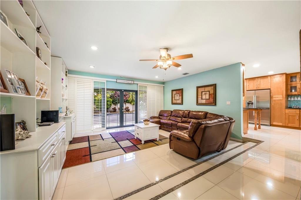 DAVIE OAKS,VAN KIRK GROVE - Residential