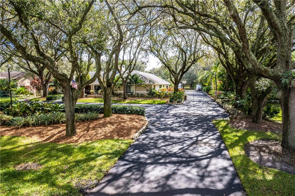 DAVIE OAKS,VAN KIRK GROVE - Residential