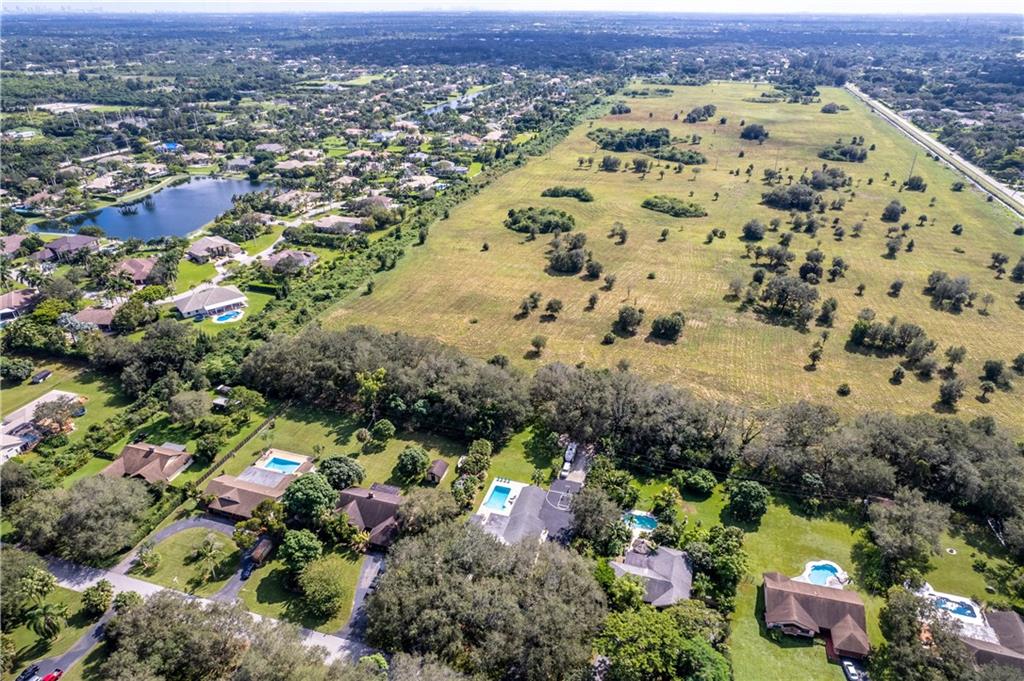DAVIE OAKS,VAN KIRK GROVE - Residential