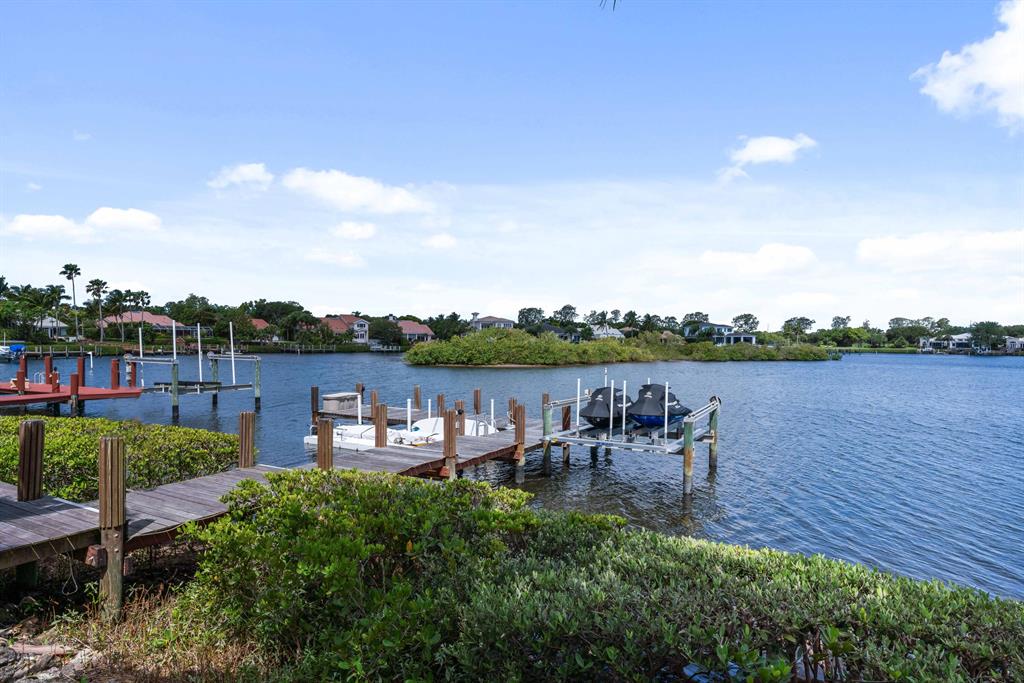 ADMIRALS COVE - Residential