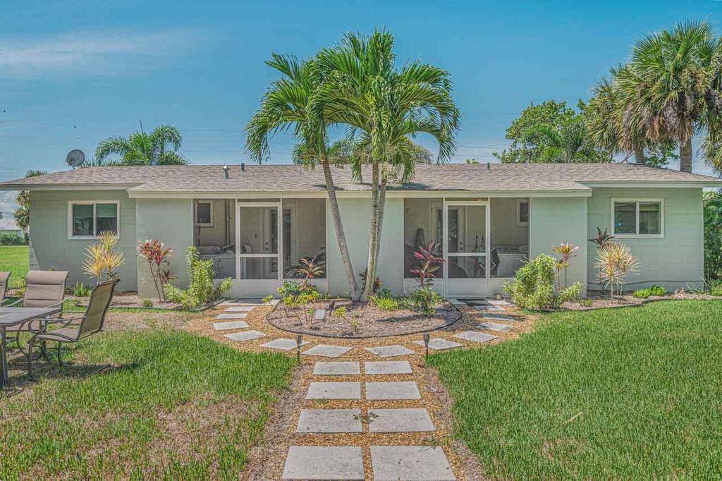 Photo of 462 Granada Street, Fort Pierce, FL 34949 (MLS # R11041562)