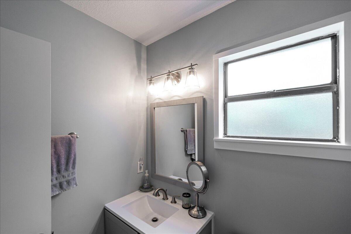 981 SE Candle Avenue